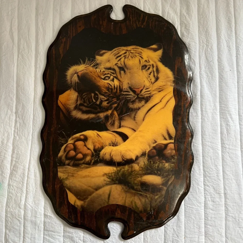 Vintage White Tiger Wood Resin Wall Plaque Retro Wildlife Scalloped Art
